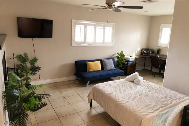 $2,800 | 3151 Camel Back Drive, Las Vegas, NV 89169