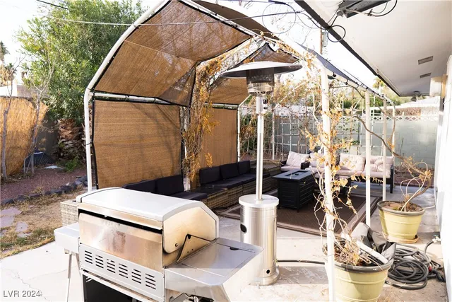 $2,800 | 3151 Camel Back Drive, Las Vegas, NV 89169