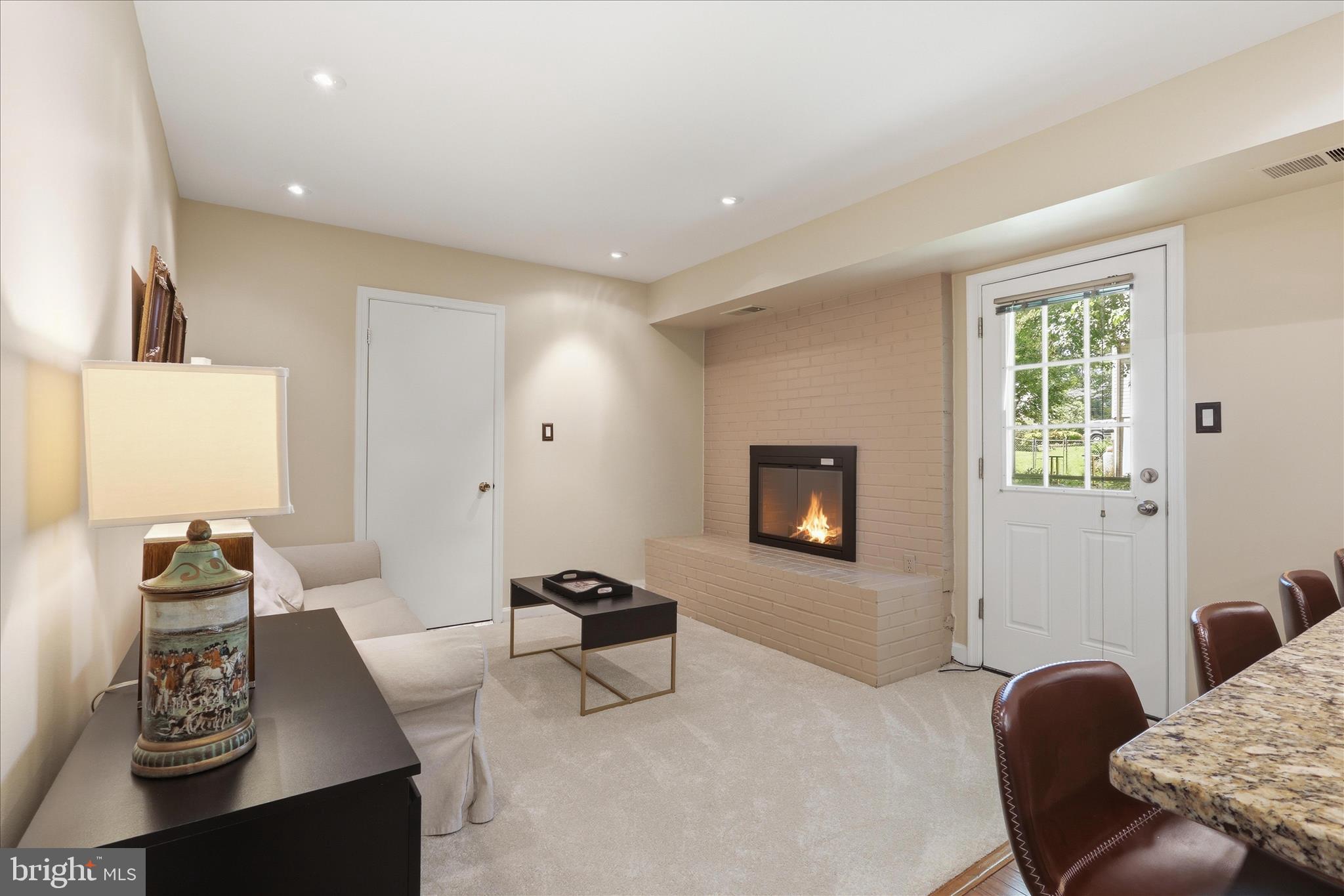 12014 Trossack Road Herndon, VA 20170 - Photo 13 of 29 Gallery Image 13