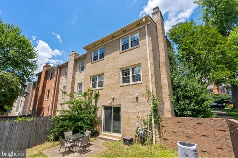 $899,999 | 7349 Eldorado Court, McLean, VA 22102