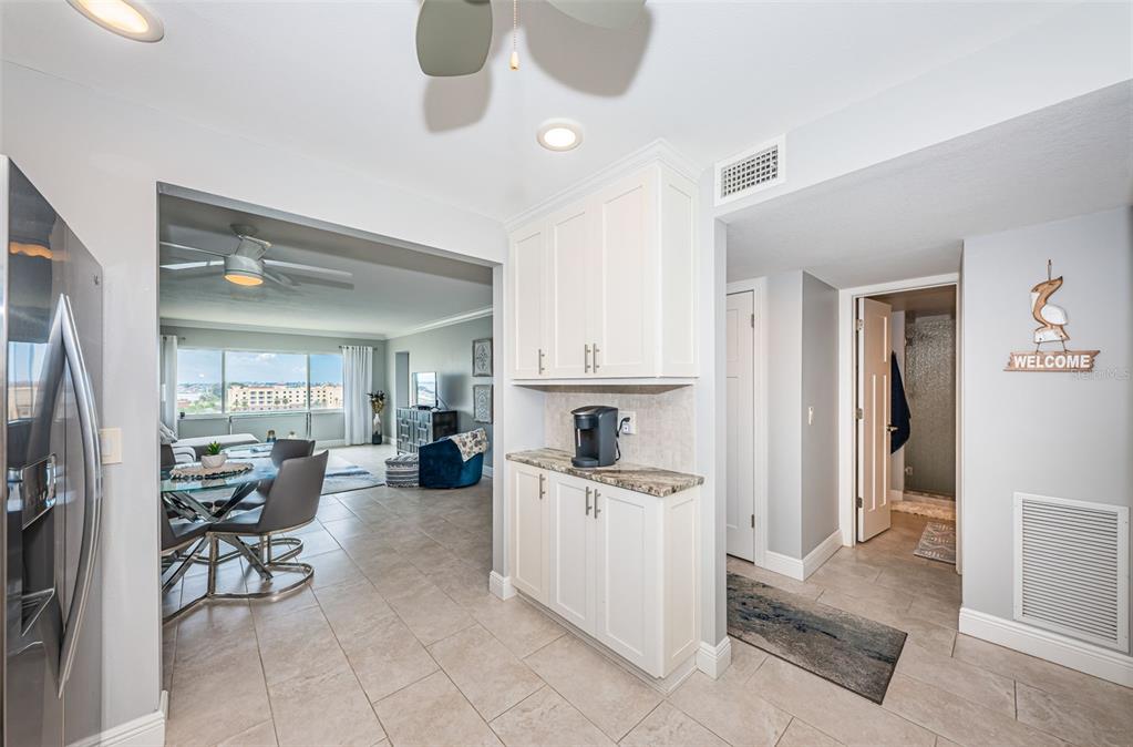 4775 Cove Circle, Unit 904 St. Petersburg, FL 33708 - Photo 12 of 50
