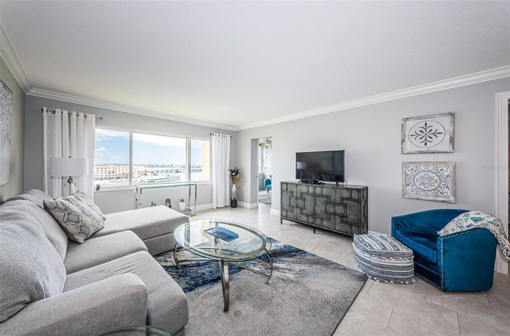 4775 Cove Circle, Unit 904 St. Petersburg, FL 33708 - Photo 15 of 50