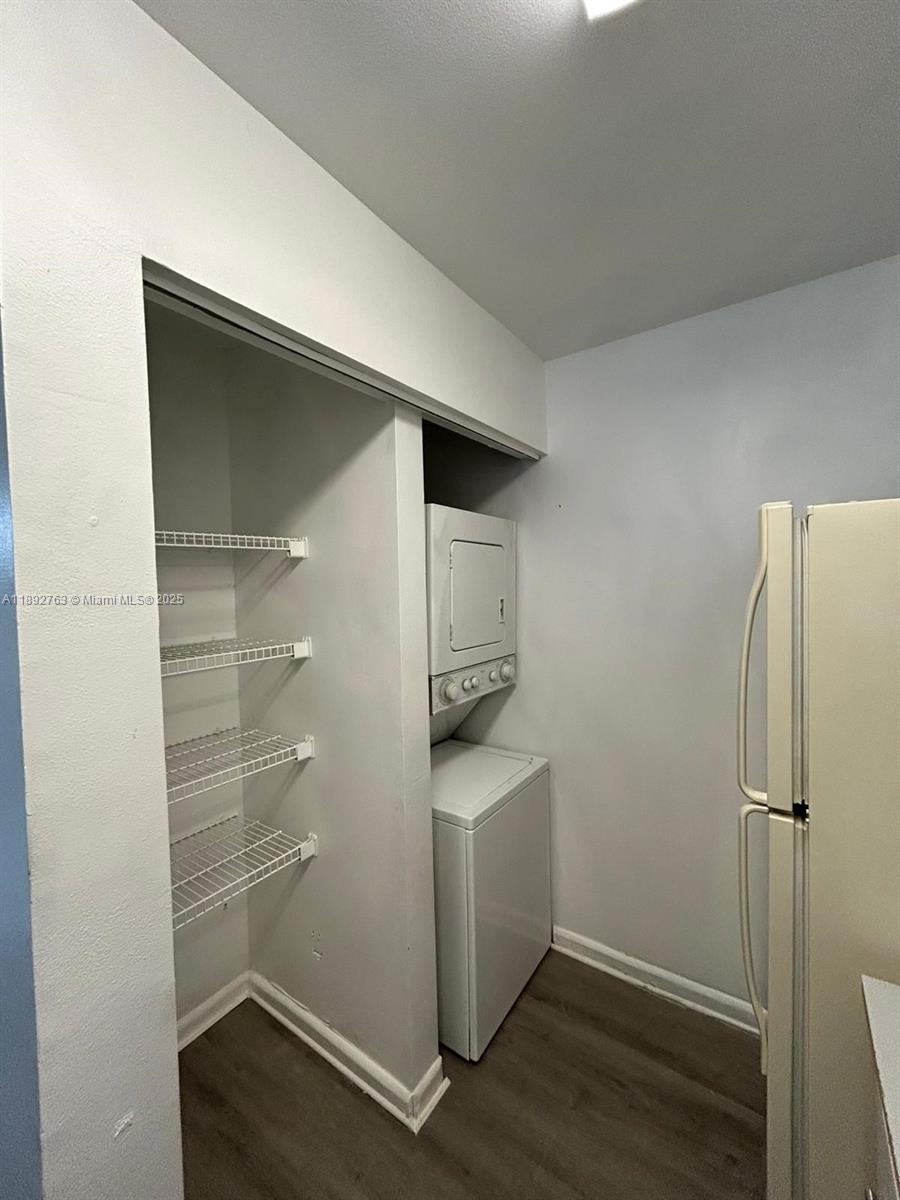 4815 Via Palm Lakes, Unit 1411 West Palm Beach, FL 33417 - Photo 11 of 11 a bathroom with a shower