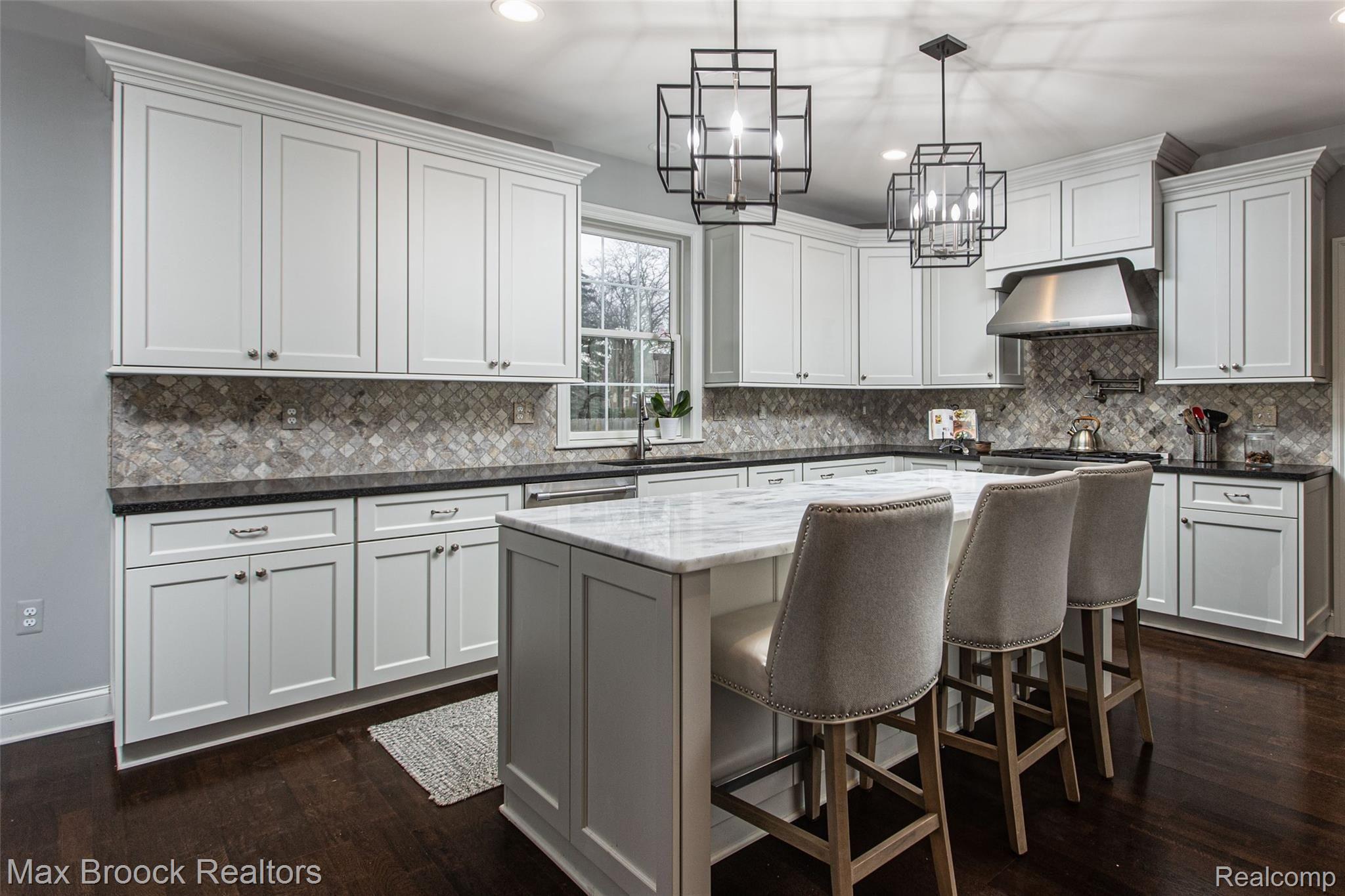 1006 Harvard Road Grosse Pointe, MI 48230 - Photo 11 of 44 -13.jpg