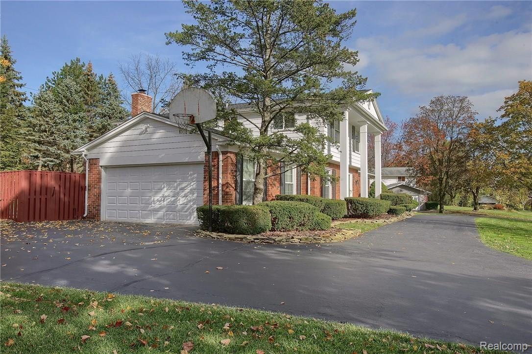 705 Foxhall Road Bloomfield Hills, MI 48304 - Photo 35 of 35 2_Car_Garage.jpg