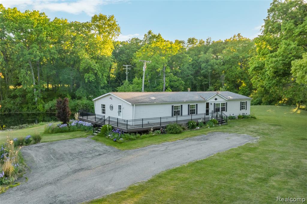 8460 Fish Lake Road Holly, MI 48442 - Photo 4 of 47