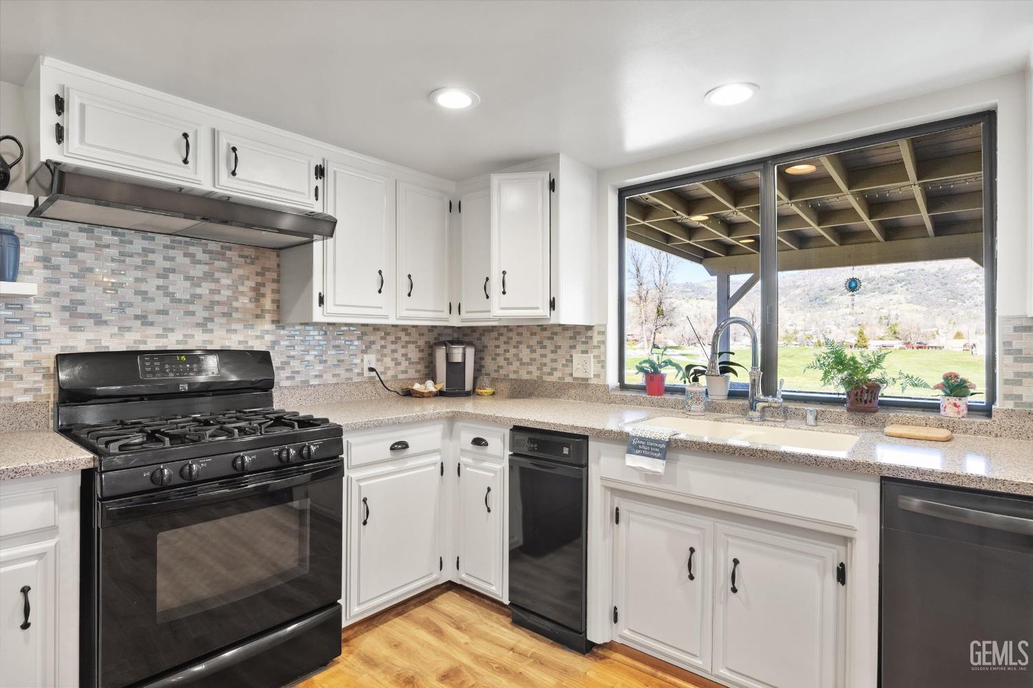 Undisclosed Address Tehachapi, CA 93561 - Photo 18 of 48