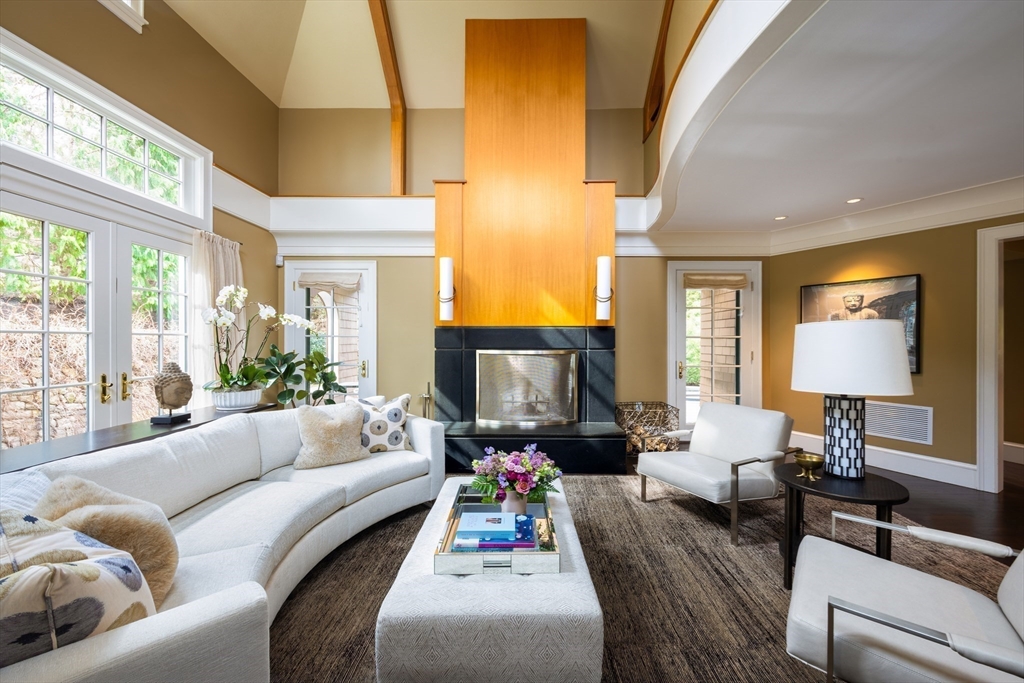 1 Chestnut Place Brookline, MA 02445 - Photo 3 of 26