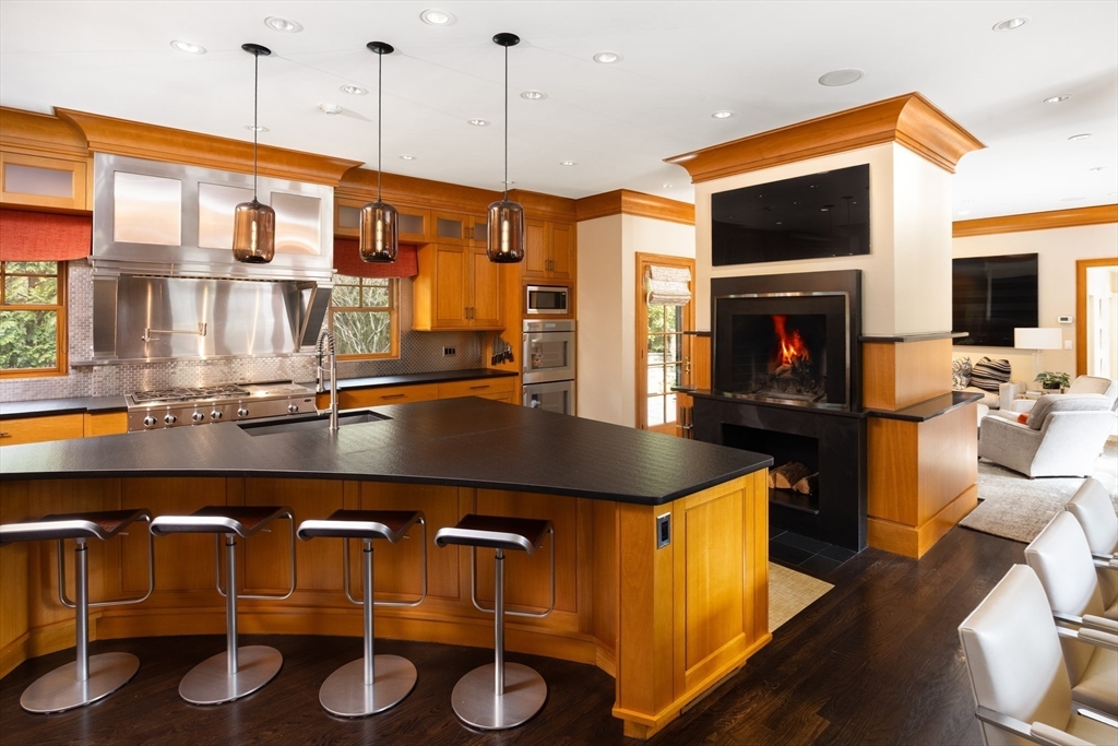 1 Chestnut Place Brookline, MA 02445 - Photo 6 of 26