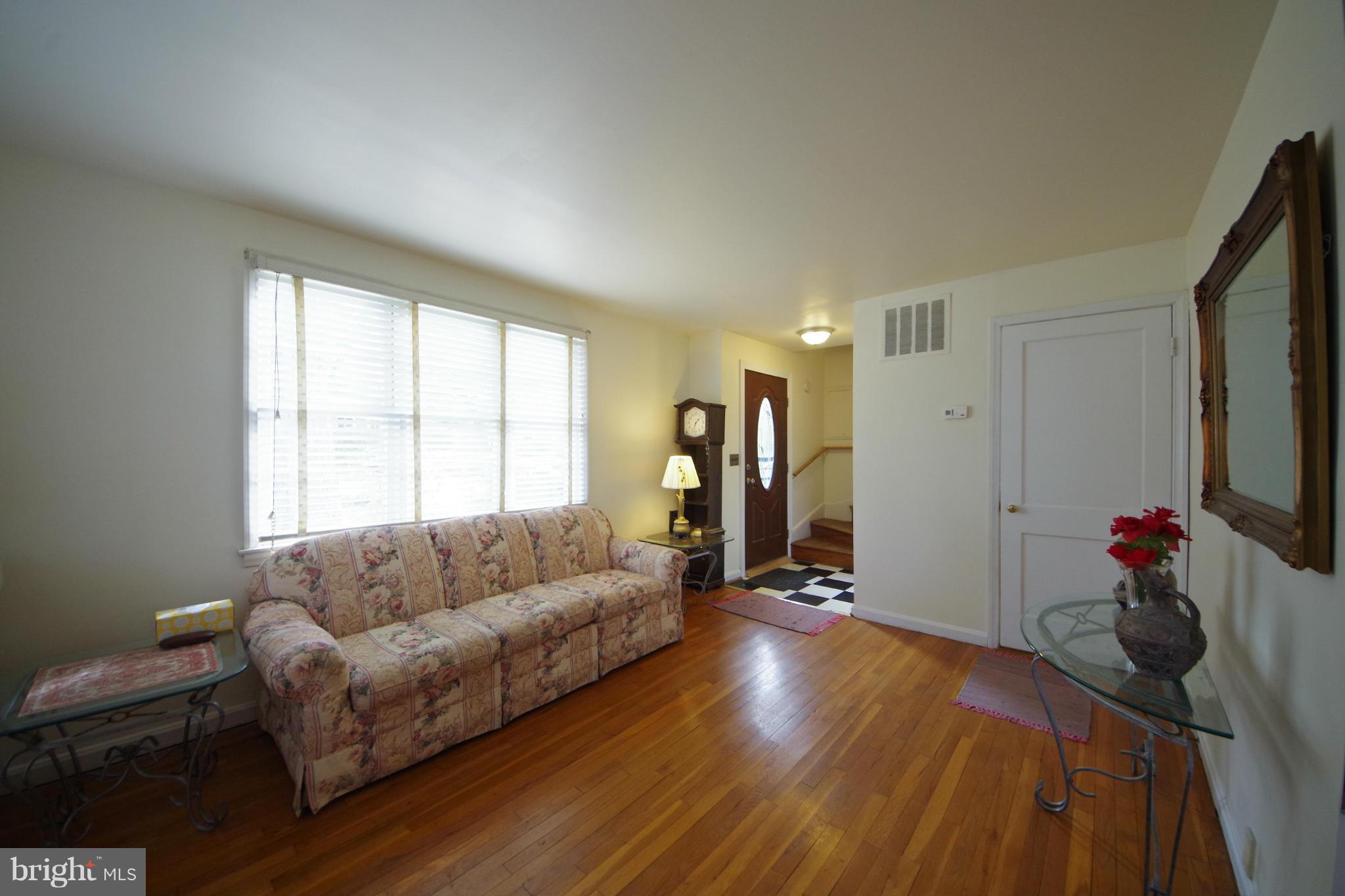 2701 Harris Avenue Silver Spring, MD 20902 - Photo 22 of 30 Living Room