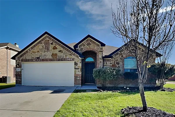 $2,200 | 1337 Shelley Drive, Burleson, TX 76028