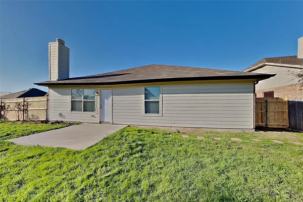 $2,200 | 1337 Shelley Drive, Burleson, TX 76028