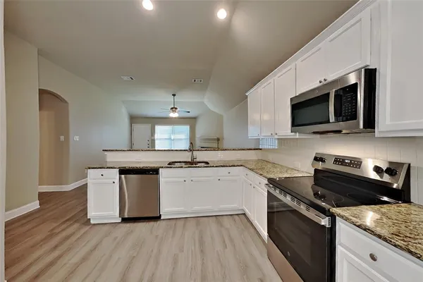 $2,200 | 1337 Shelley Drive, Burleson, TX 76028