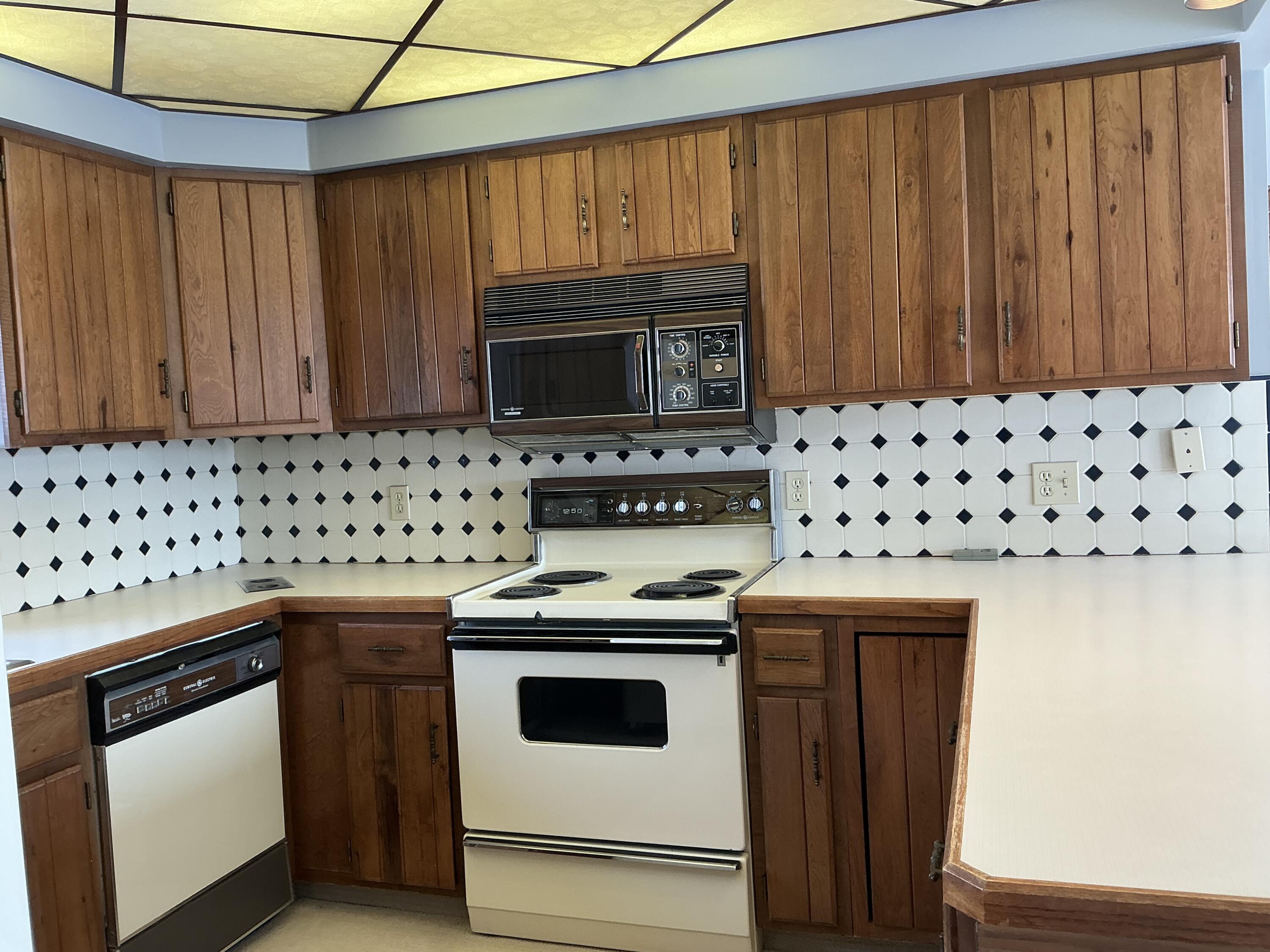 7551 Dobson Road Jonesville, MI 49250 - Photo 6 of 35 IMG_7123