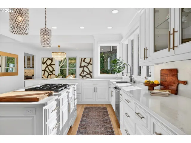 $1,990,000 | 11511 South Riverwood Road, Portland, OR 97219