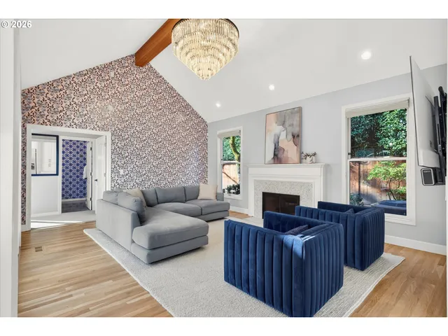 $1,990,000 | 11511 South Riverwood Road, Portland, OR 97219