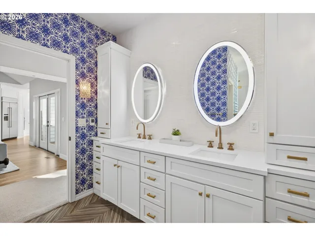 $1,990,000 | 11511 South Riverwood Road, Portland, OR 97219