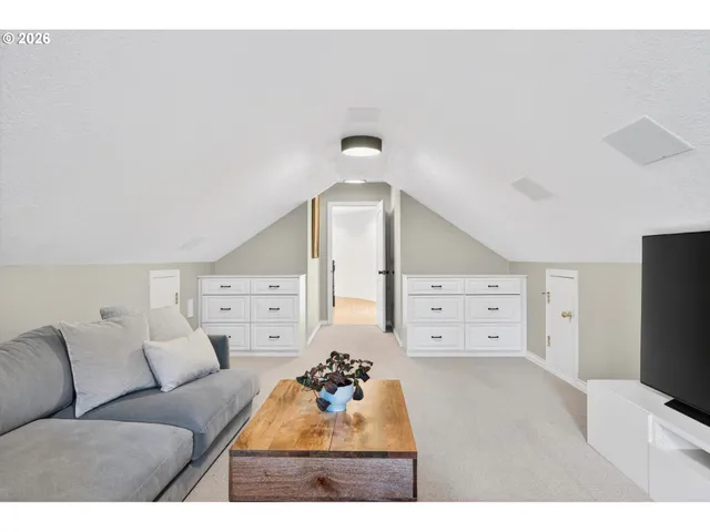 $1,990,000 | 11511 South Riverwood Road, Portland, OR 97219