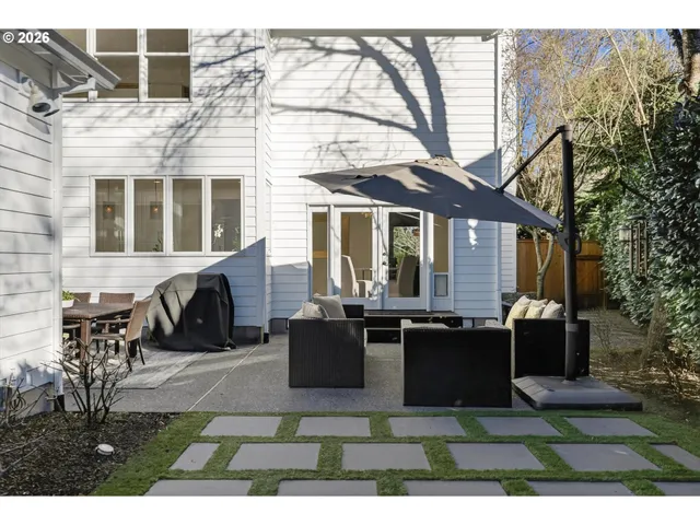 $1,990,000 | 11511 South Riverwood Road, Portland, OR 97219