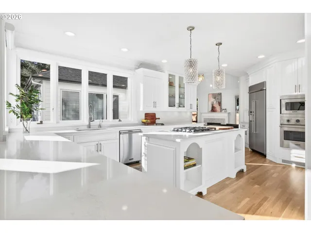 $1,990,000 | 11511 South Riverwood Road, Portland, OR 97219