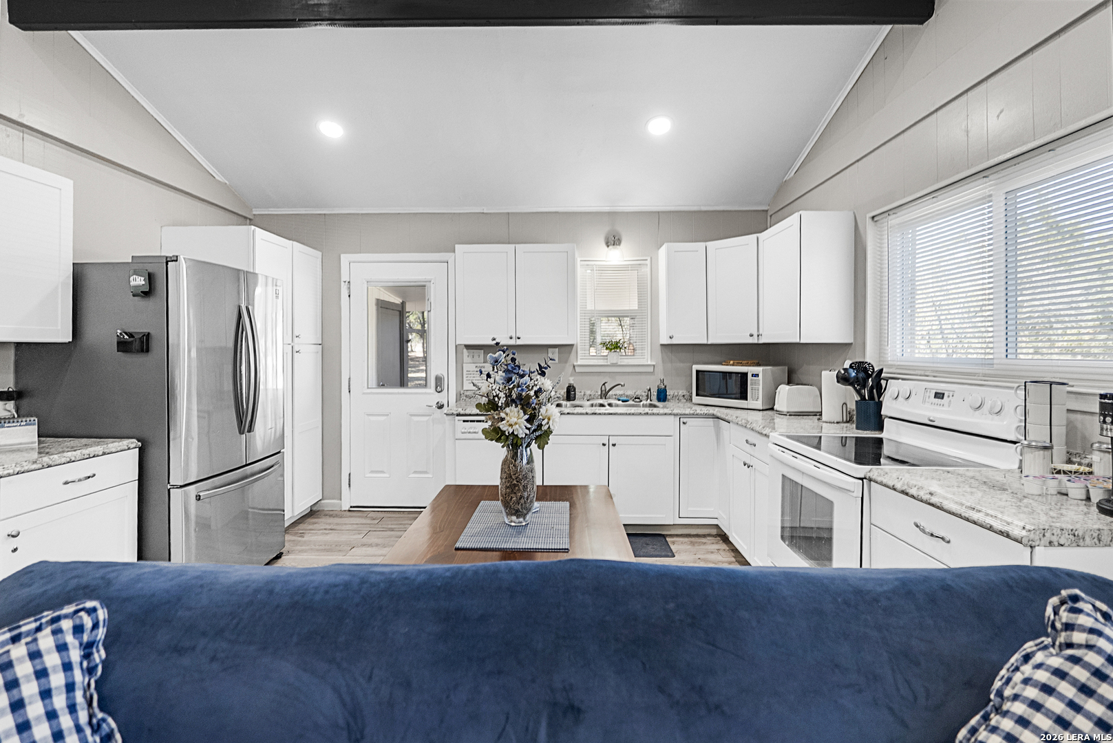 553 Matt Dillon Road Bandera, TX 78003 - Photo 9 of 29