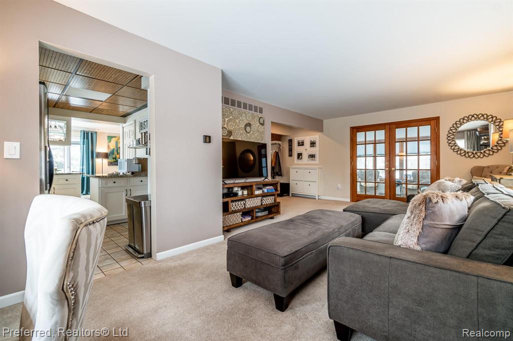 22514 Winfield Road Novi, MI 48375 - Photo 10 of 39