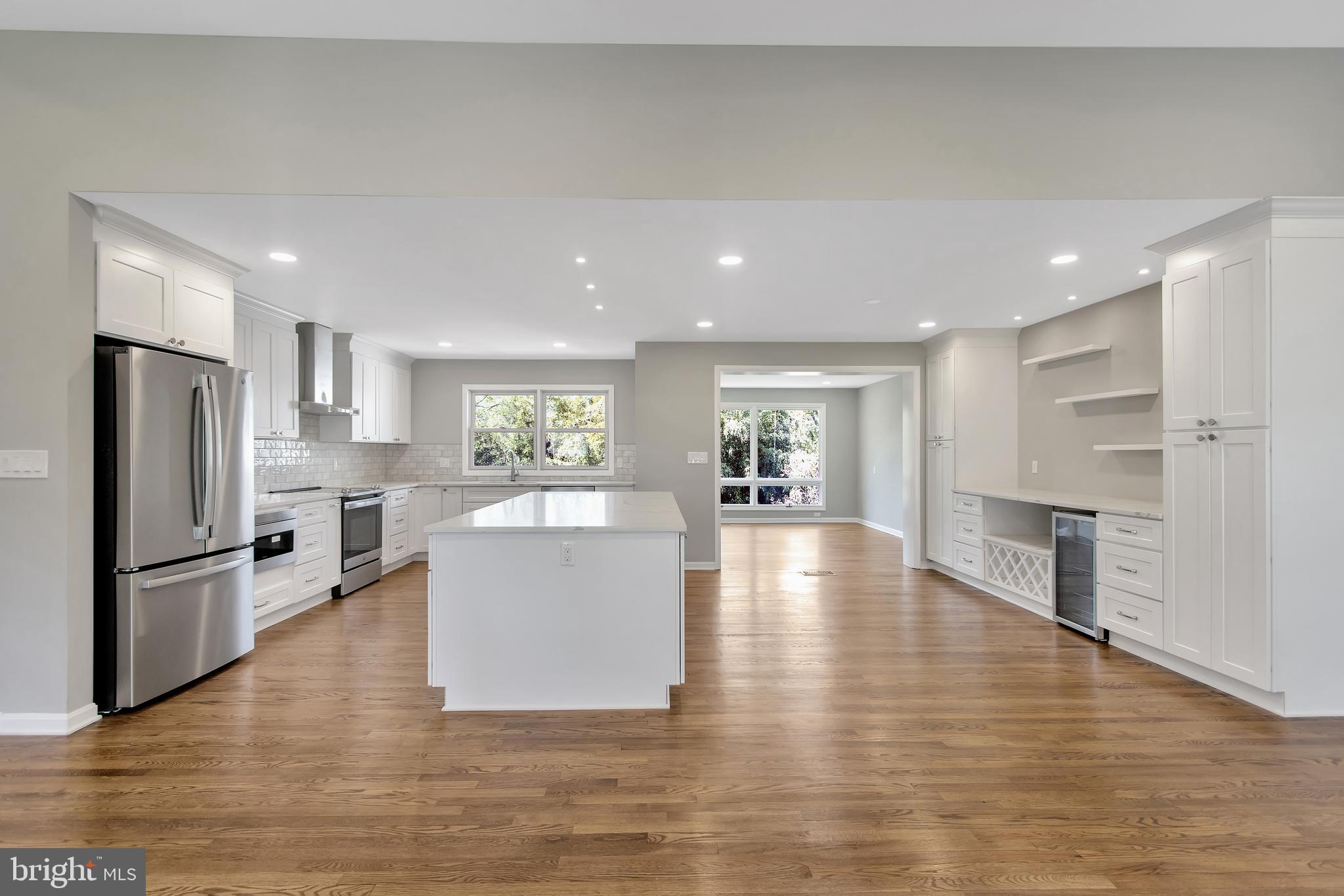 8614 Ewing Drive Bethesda, MD 20817 - Photo 3 of 24