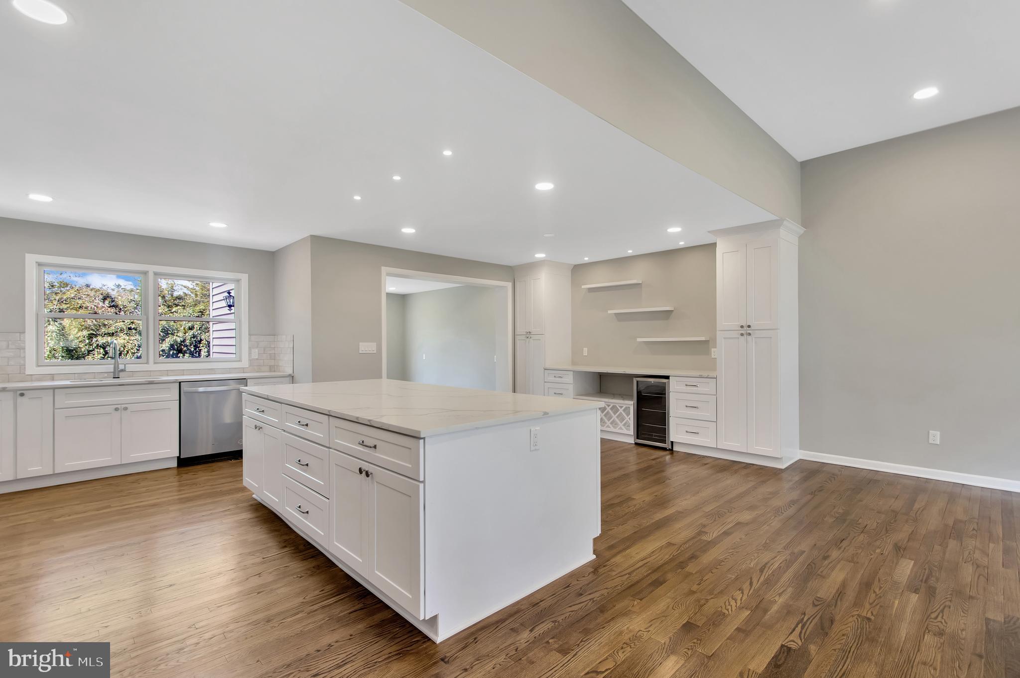 8614 Ewing Drive Bethesda, MD 20817 - Photo 4 of 24