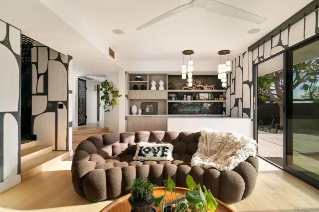 $6,000,000 | 5676 Taft Avenue, La Jolla, CA 92037