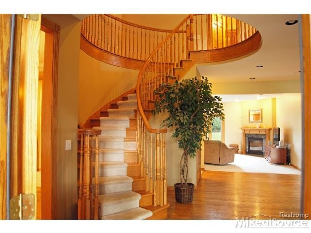 60576 Balmoral Way Rochester, MI 48306 - Photo 9 of 29 31211206-8.JPG