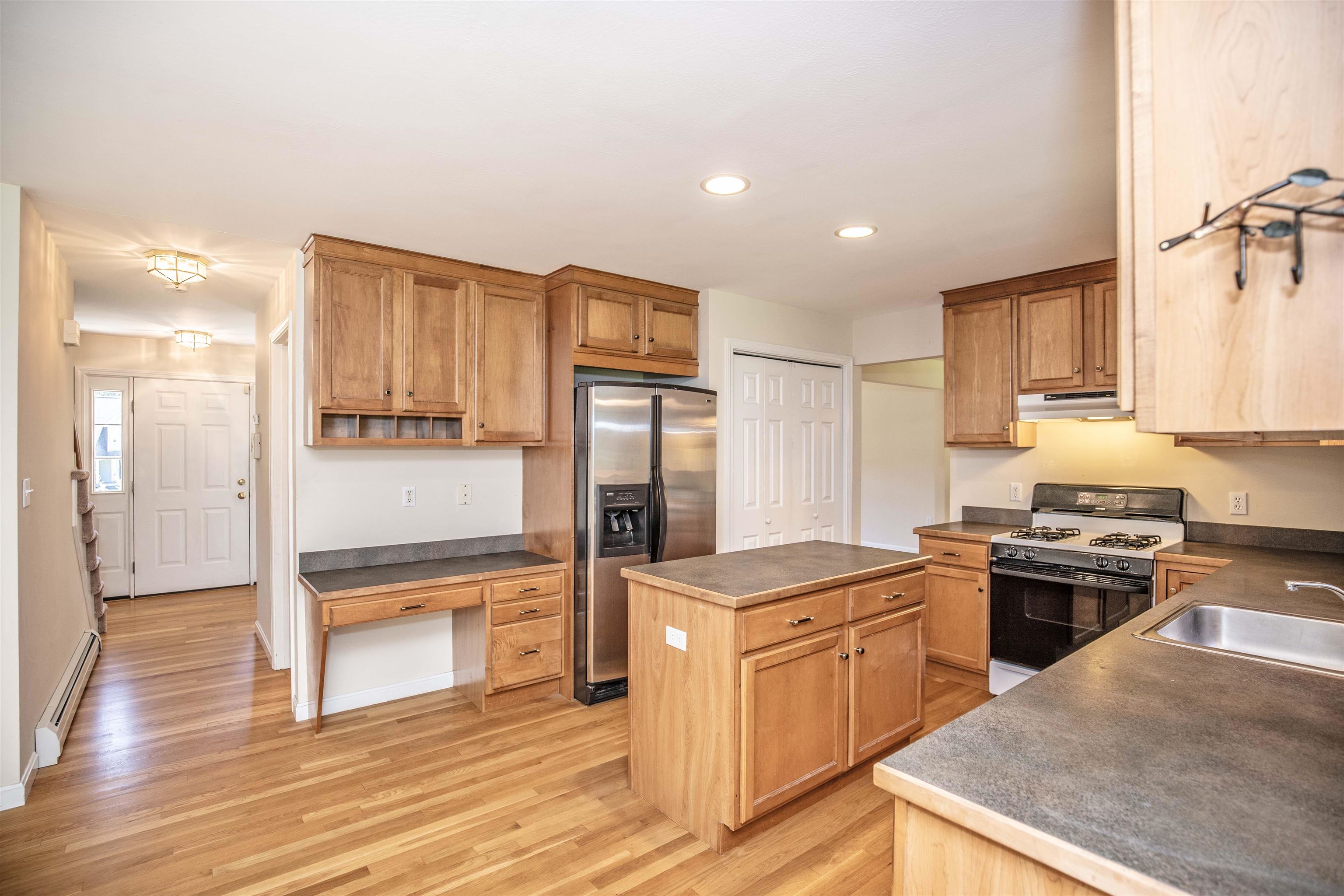 14 Springfield Circle Merrimack, NH 03054 - Photo 7 of 40