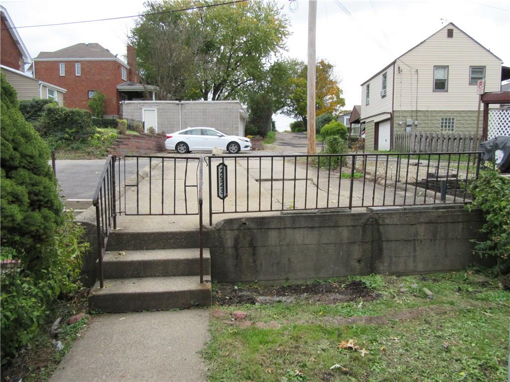 2923 Willett Road Pittsburgh, PA 15227 - Photo 2 of 16 Gallery Image 2