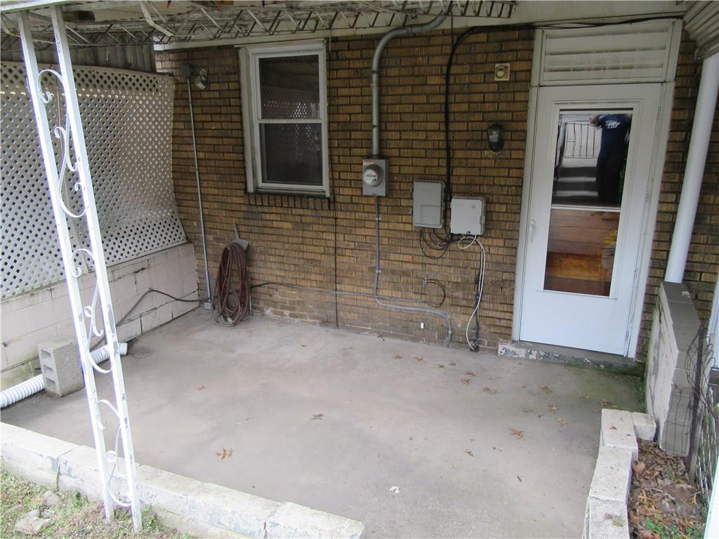 2923 Willett Road Pittsburgh, PA 15227 - Photo 3 of 16 Gallery Image 3