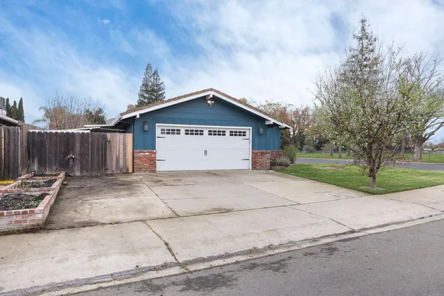 $500,000 | 900 Virginia Avenue, Lodi, CA 95242