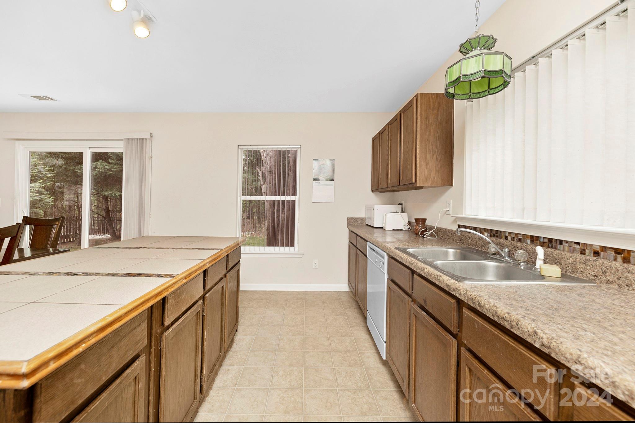 9325 Seamill Road Charlotte, NC 28278 - Photo 10 of 23 Gallery Image 10