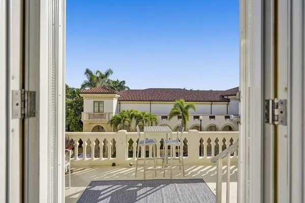 $10,000 | 235 Sunrise Avenue, Unit 2019, Palm Beach, FL 33480