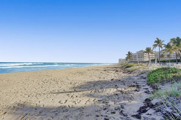 $10,000 | 235 Sunrise Avenue, Unit 2019, Palm Beach, FL 33480