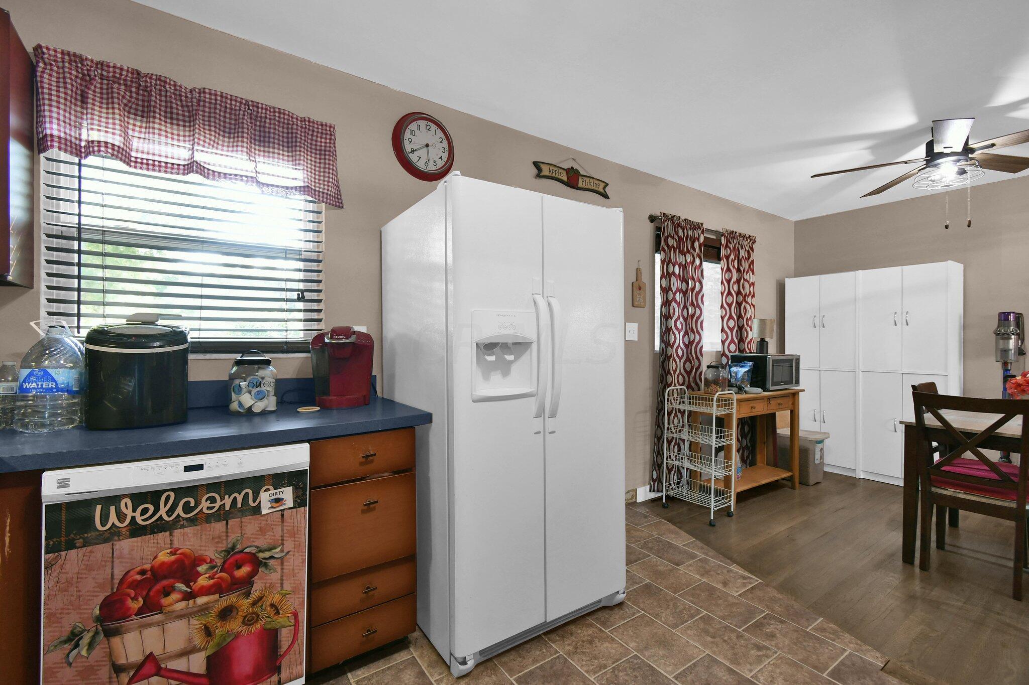 5430 Roche Drive Columbus, OH 43229 - Photo 6 of 24 13-web-or-mls-5430-roche-dr