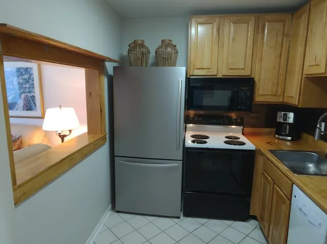 $95,000 | 3160 Lake Osborne Drive, Unit 107, Lake Worth Beach, FL 33461