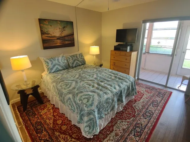 $95,000 | 3160 Lake Osborne Drive, Unit 107, Lake Worth Beach, FL 33461