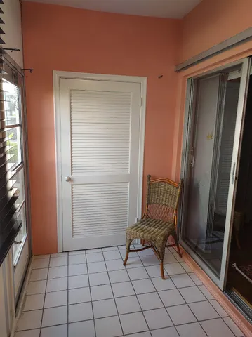 $95,000 | 3160 Lake Osborne Drive, Unit 107, Lake Worth Beach, FL 33461