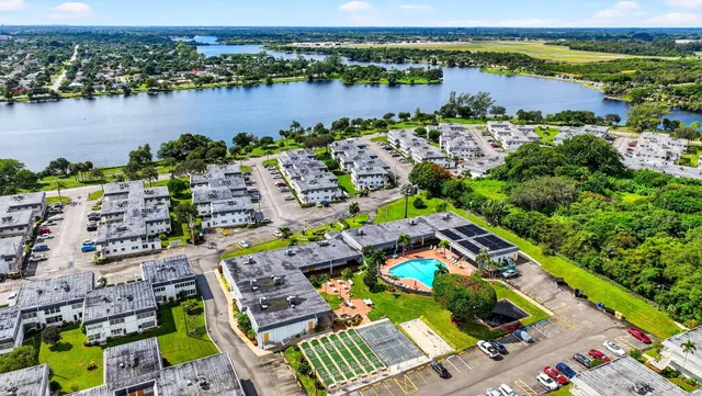 $95,000 | 3160 Lake Osborne Drive, Unit 107, Lake Worth Beach, FL 33461