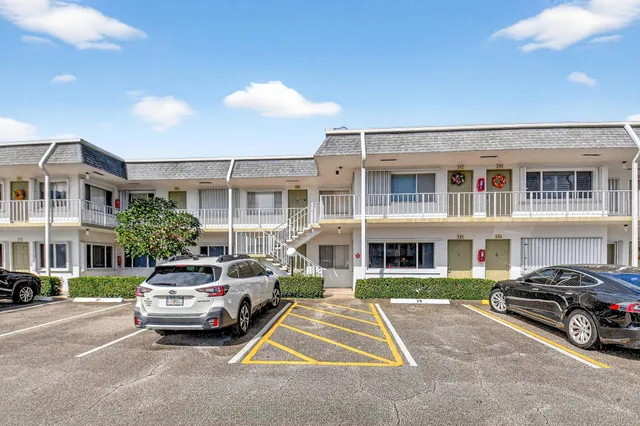$95,000 | 3160 Lake Osborne Drive, Unit 107, Lake Worth Beach, FL 33461