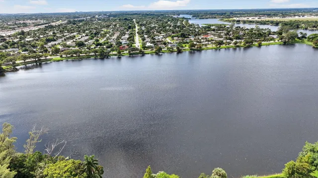 $95,000 | 3160 Lake Osborne Drive, Unit 107, Lake Worth Beach, FL 33461