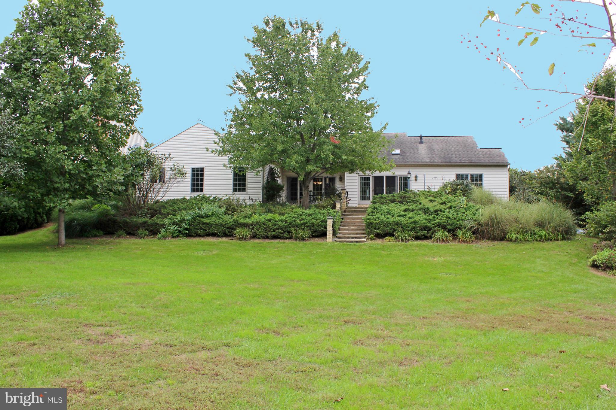 660 Laurel Avenue Lititz, PA 17543 - Photo 2 of 40 Gallery Image 2
