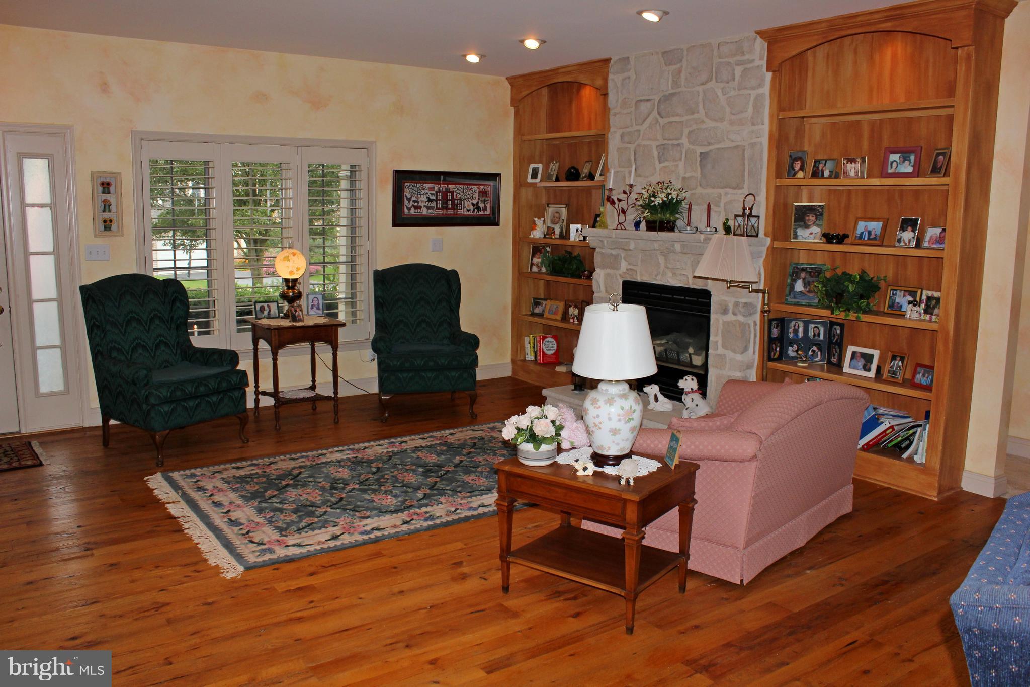 660 Laurel Avenue Lititz, PA 17543 - Photo 4 of 40 Gallery Image 4