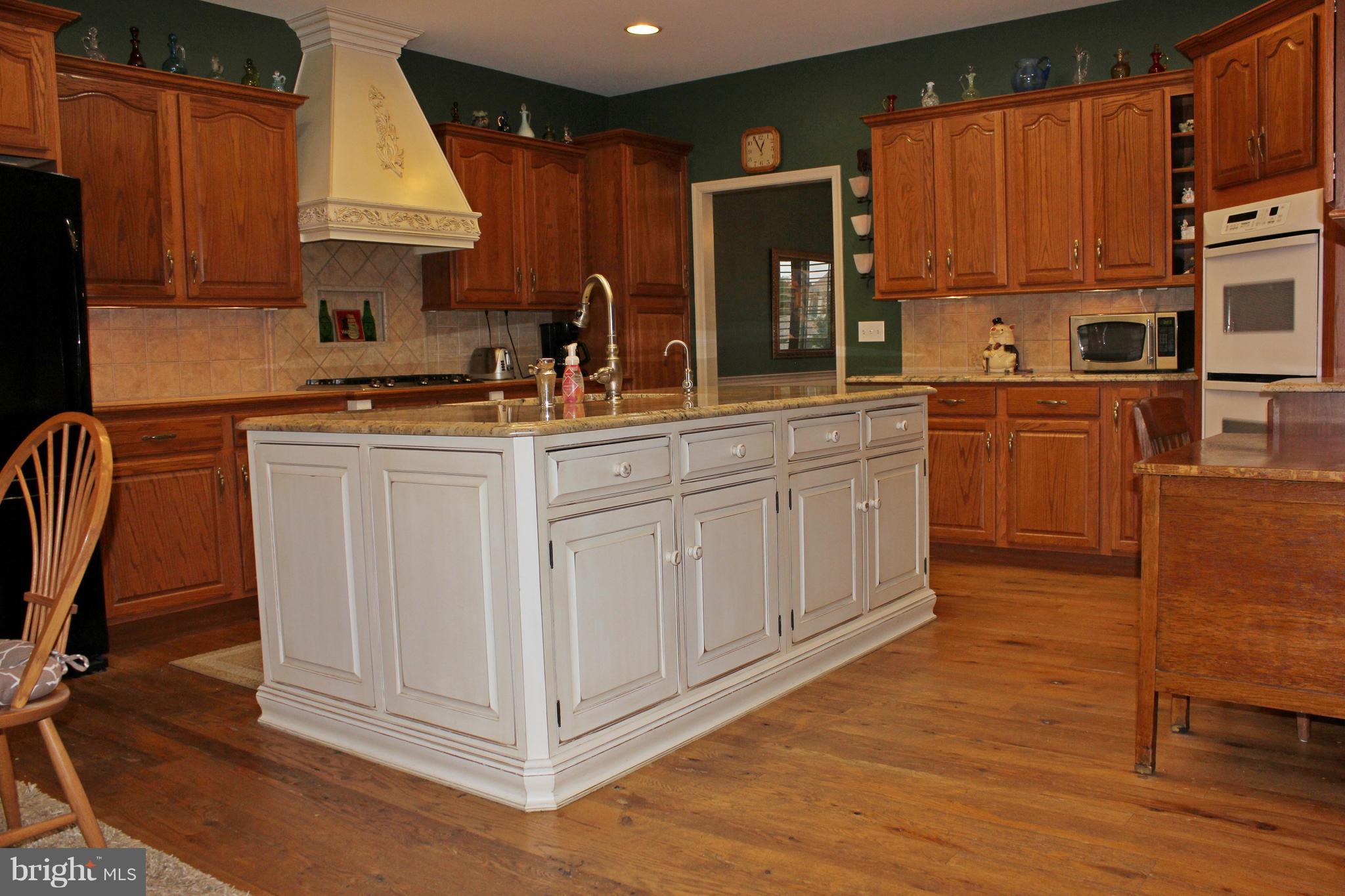 660 Laurel Avenue Lititz, PA 17543 - Photo 7 of 40 Gallery Image 7