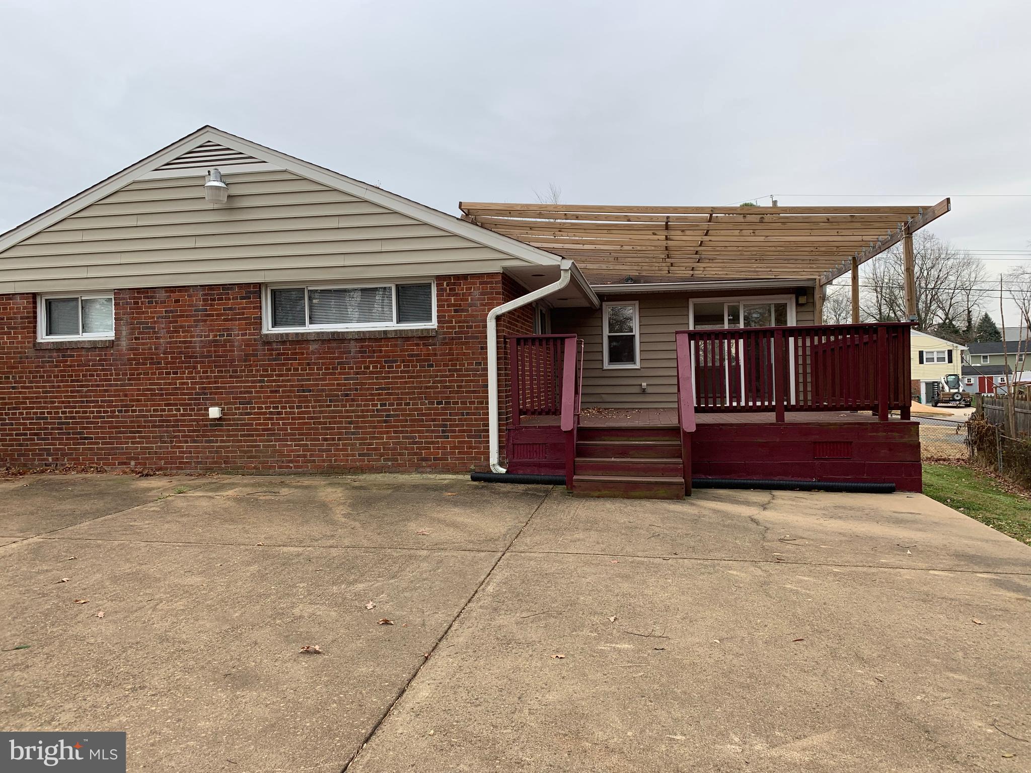 6020 Hanover Avenue Springfield, VA 22150 - Photo 21 of 25 Backside of house
