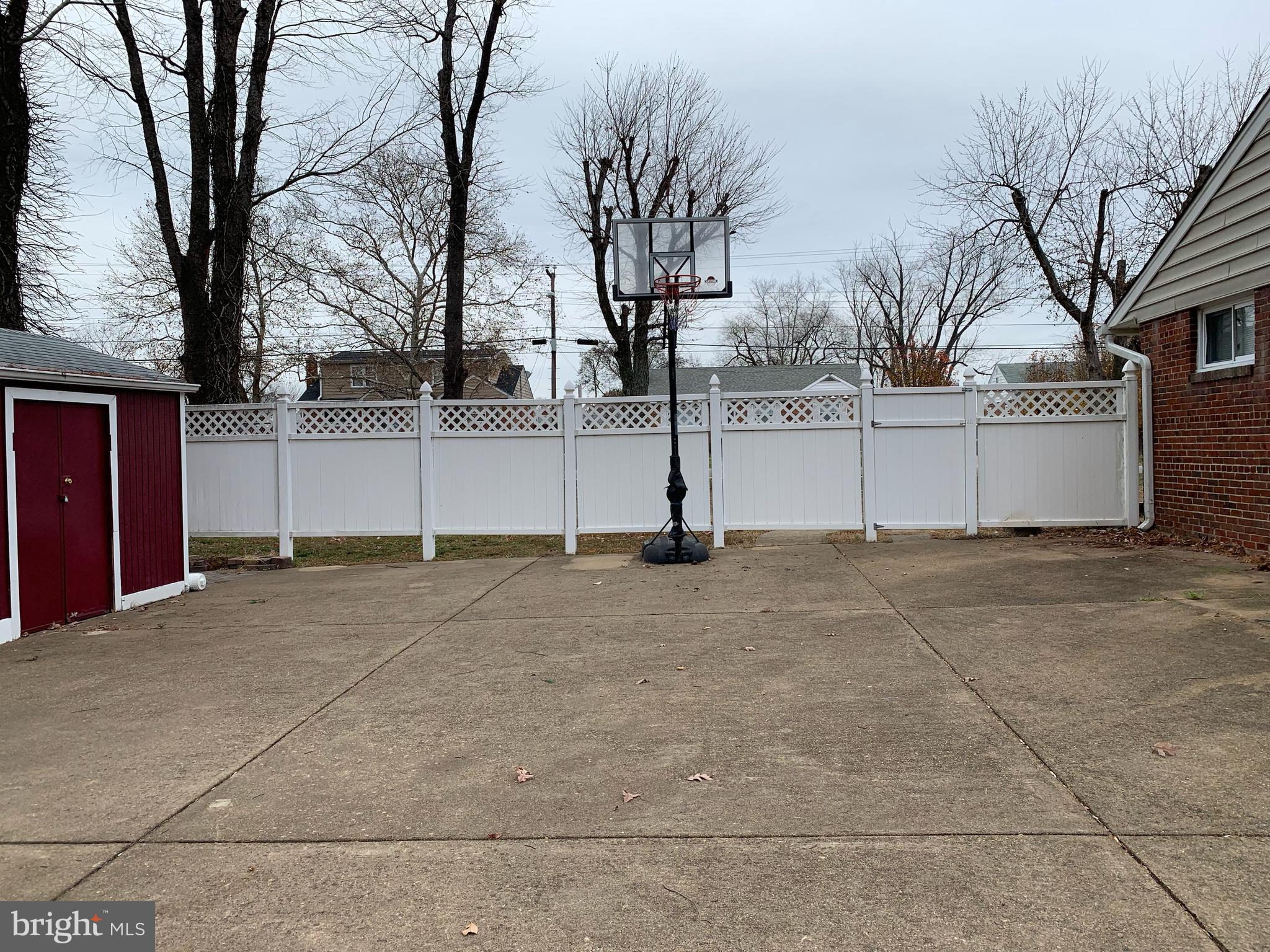6020 Hanover Avenue Springfield, VA 22150 - Photo 25 of 25 Plenty of play space