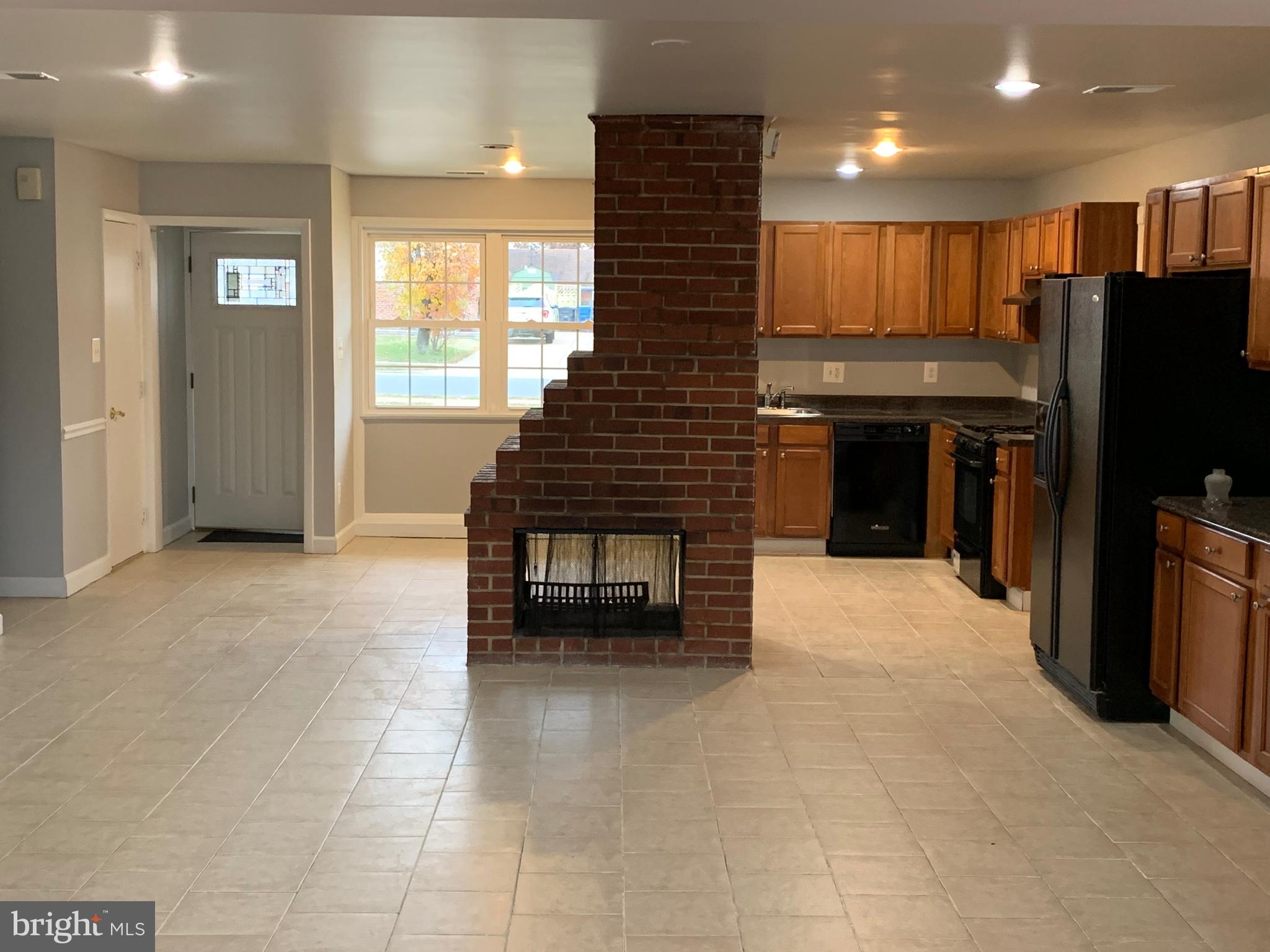 6020 Hanover Avenue Springfield, VA 22150 - Photo 8 of 25 Eat in Kitchen and Dining Area
